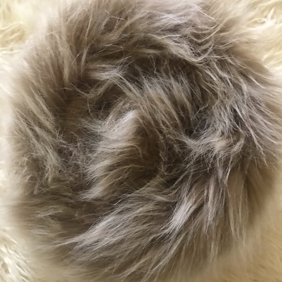 Hat - Picture 2 of 3